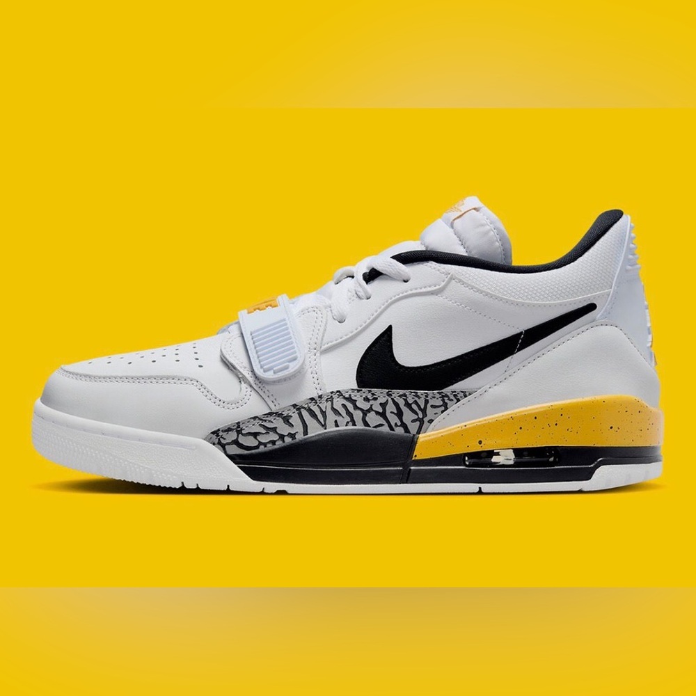 Nike Air Jordan Legacy 312 Low White Black Tour Yellow Ochre CD7069-107 sz 9.5